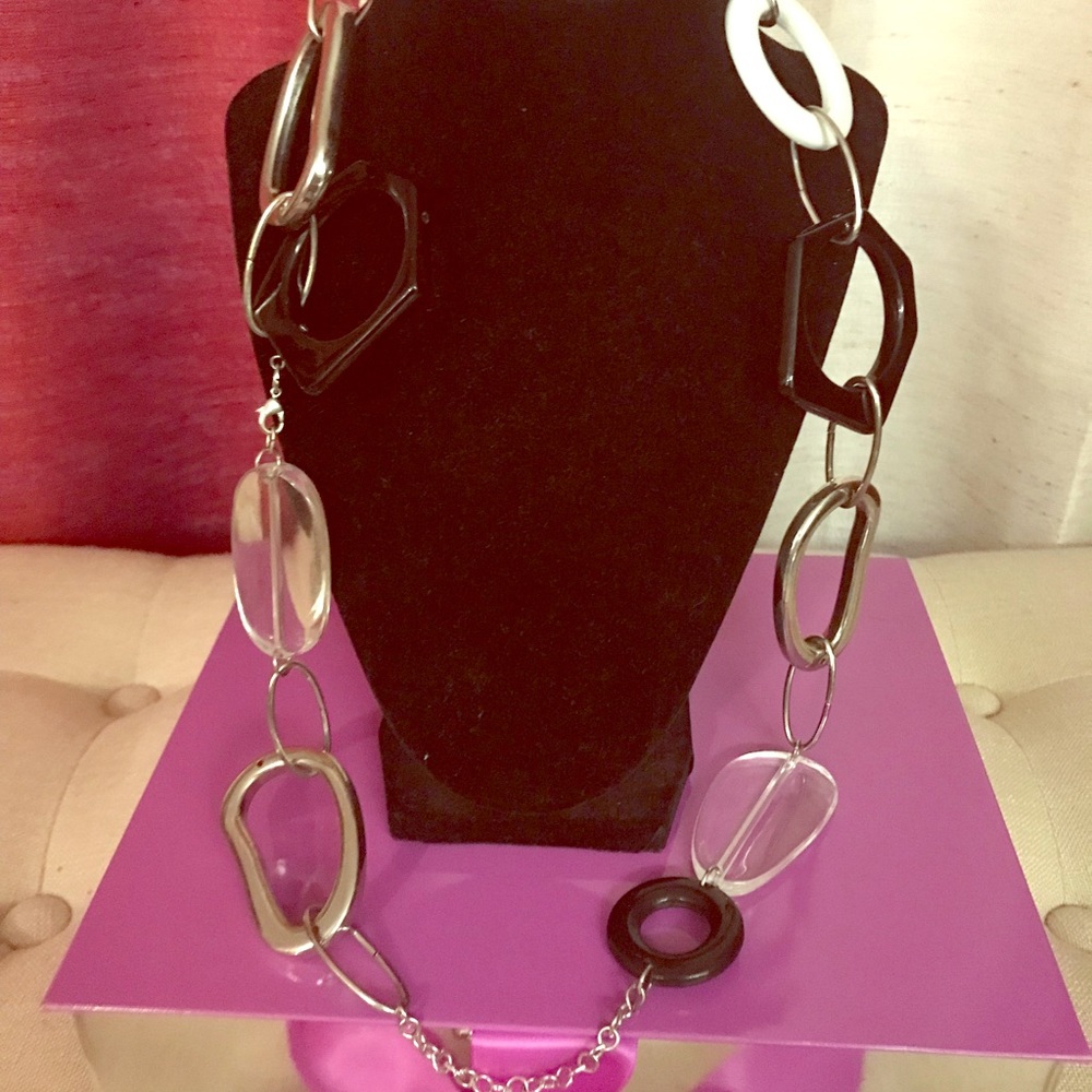 Statement necklace